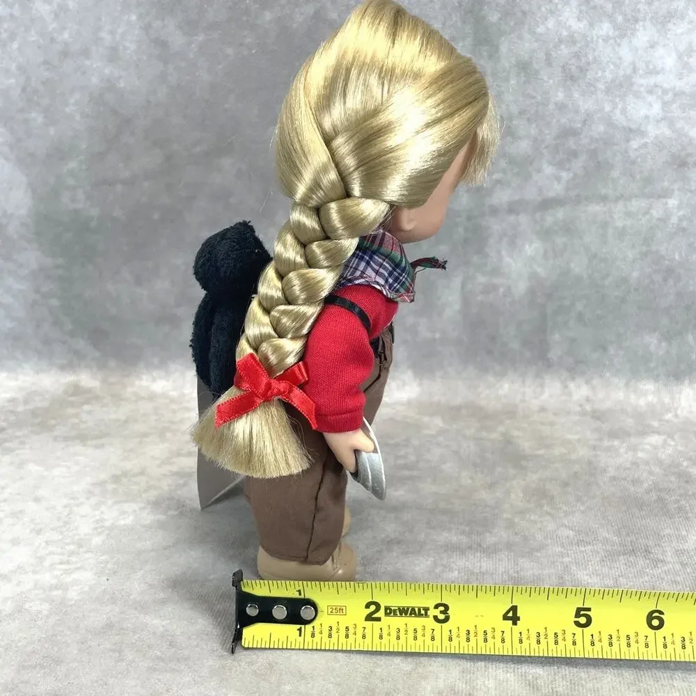 Precious Moments KLONDIKE KELLIE Exclusive Figurine Gold Rush of 1898 Alaska